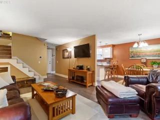 Photo #4: 20428620 Listing