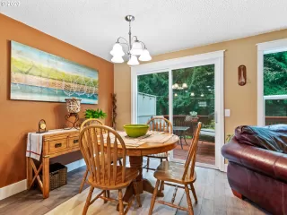 Photo #5: 20428620 Listing