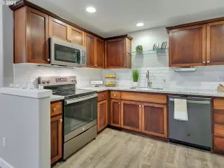 Photo #2: 20428659 Listing 