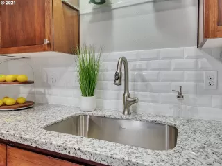 Photo #3: 20428659 Listing 