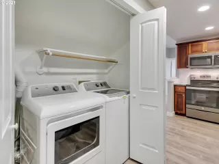 Photo #5: 20428659 Listing 