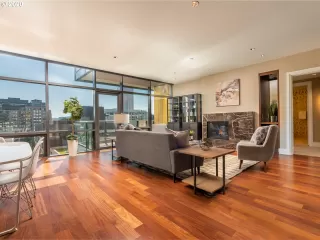 Photo #2: 20428663 Listing 