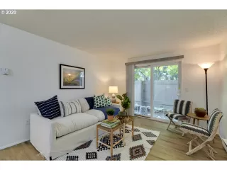 Photo #3: 20429064 Listing