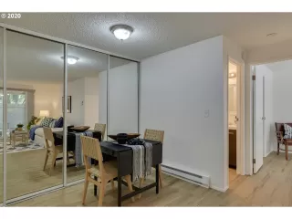Photo #6: 20429064 Listing