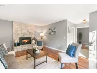 Photo #2: 20429130 Listing