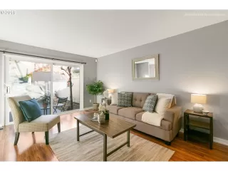 Photo #3: 20429130 Listing