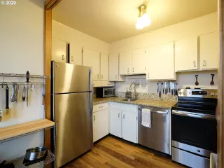 Photo #5: 20429695 Listing 