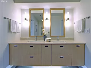 Photo #1: 20430020 Listing 