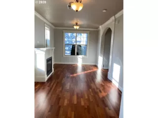 Photo #2: 20430277 Listing