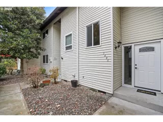 Photo #1: 20430779 Listing