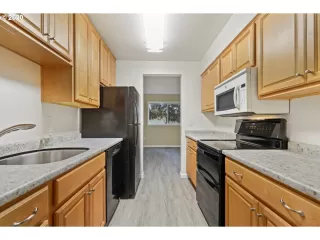 Photo #4: 20430779 Listing