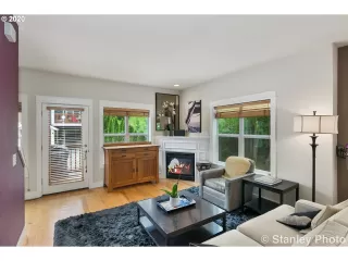 Photo #1: 20431175 Listing 