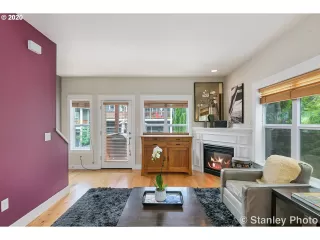 Photo #2: 20431175 Listing 