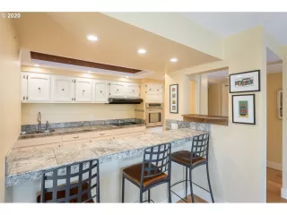 Photo #1: 20431308 Listing