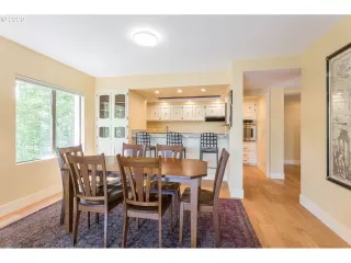 Photo #3: 20431308 Listing