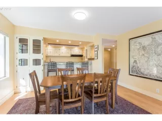 Photo #4: 20431308 Listing