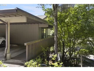 Photo #2: 20431383 Listing