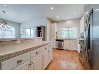 Photo #1: 20431990 Listing 