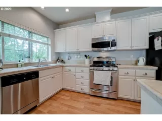 Photo #4: 20431990 Listing 