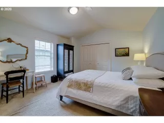 Photo #6: 20431990 Listing 