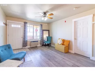 Photo #3: 20432259 Listing