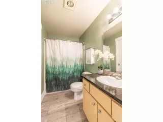 Photo #5: 20432259 Listing