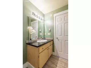 Photo #6: 20432259 Listing