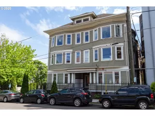 Photo #1: 20432737 Listing