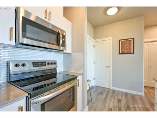 Photo #3: 20432776 Listing