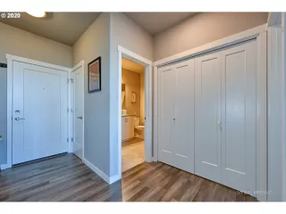 Photo #4: 20432776 Listing