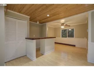 Photo #2: 20434568 Listing 