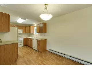 Photo #1: 20435283 Listing