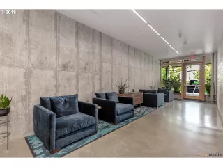 Photo #3: 20435293 Listing 