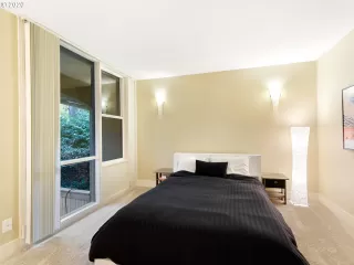 Photo #4: 20435519 Listing