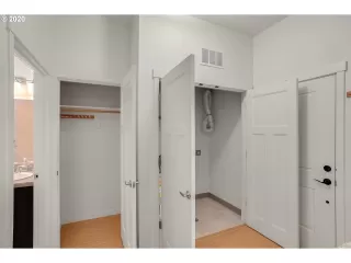 Photo #2: 20436282 Listing