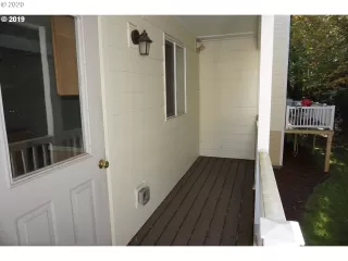 Photo #5: 20436347 Listing