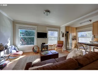 Photo #5: 20436778 Listing