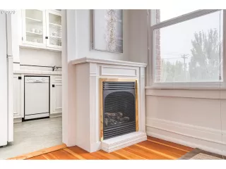 Photo #2: 20436896 Listing