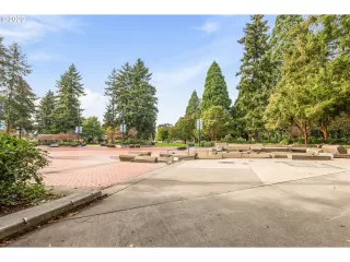 Photo #4: 20437043 Listing