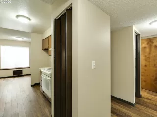 Photo #2: 20438002 Listing