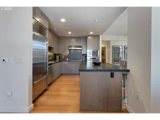 Photo #4: 20438745 Listing