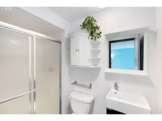 Photo #3: 20439940 Listing