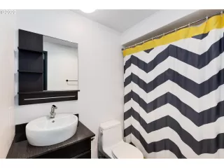 Photo #6: 20439940 Listing