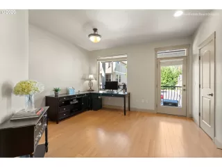 Photo #6: 20440265 Listing