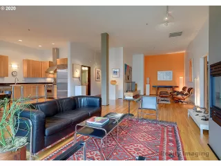 Photo #5: 20440363 Listing