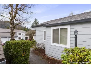 Photo #1: 20440615 Listing