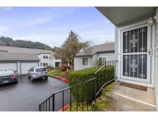 Photo #2: 20440615 Listing