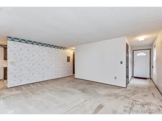 Photo #3: 20440615 Listing