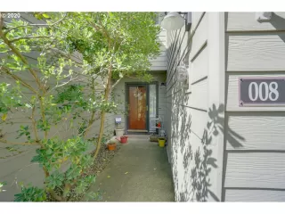 Photo #2: 20440758 Listing