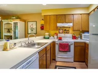 Photo #4: 20440758 Listing